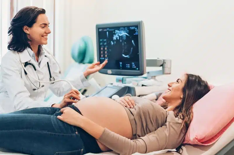Zoom sur l'échographie à 4 semaines de grossesse ce que vous devez savoir